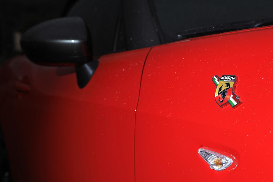 Детали экстерьера Abarth 124 Spider (348) 2016 года  (WW) (фото 32 из 73)